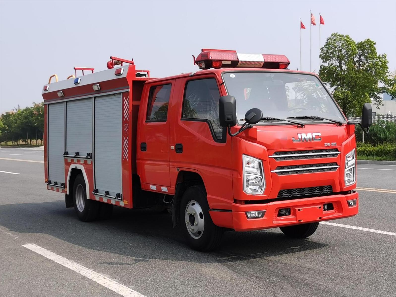 江鈴2噸水罐消防車(chē)