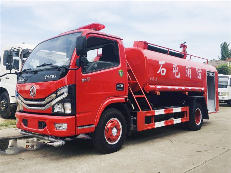東風(fēng)4.5噸消防灑水車