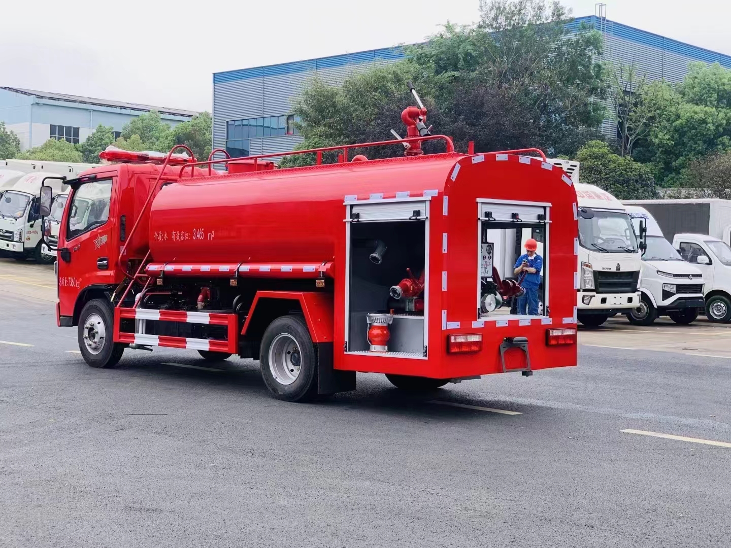 東風(fēng)4.5噸消防灑水車